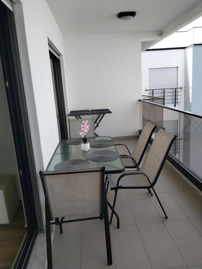 Apartmani Aida Dobra Voda Extérieur photo