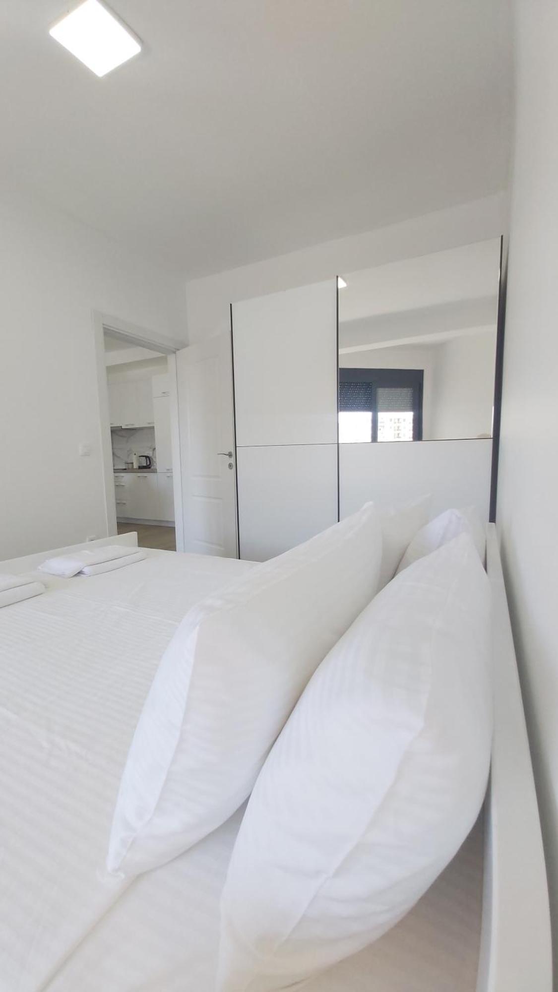 Apartmani Aida Dobra Voda Extérieur photo